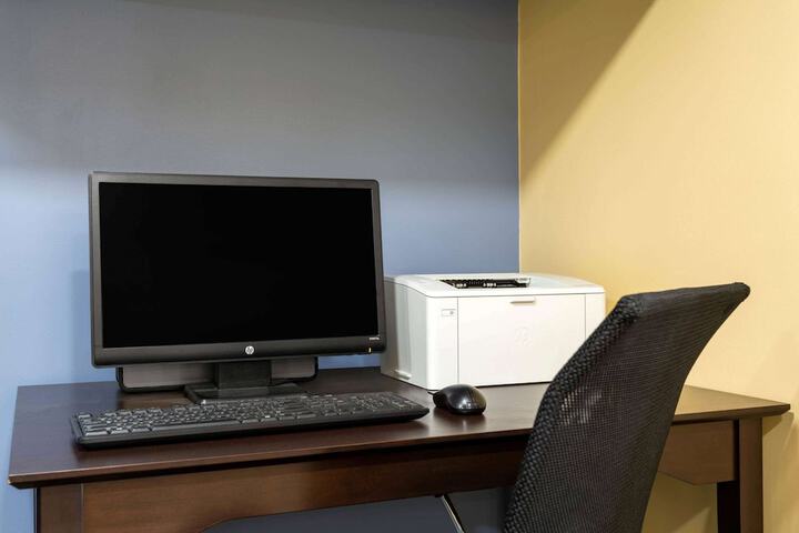 Business Center 23 of 23