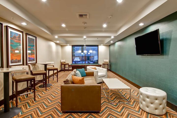 Hotel Interior 12 of 36