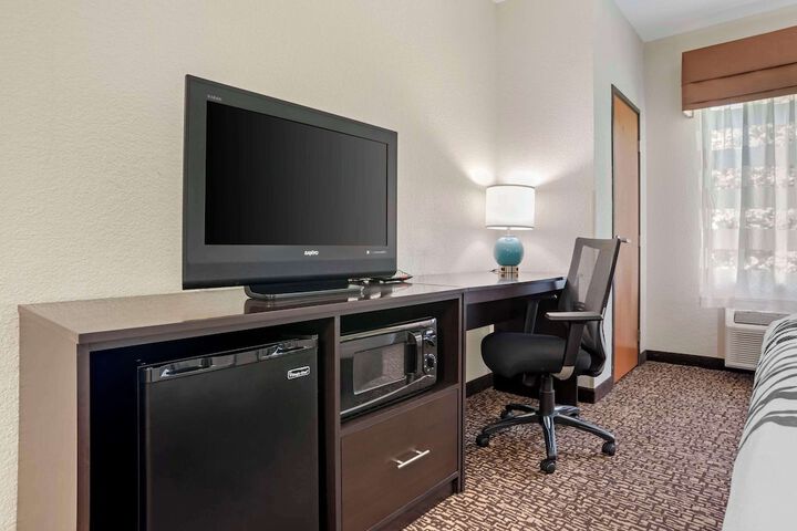 Room 8 of 36