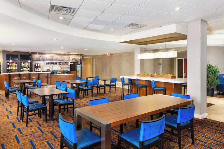 Courtyard by Marriott Phoenix North / Happy Valley