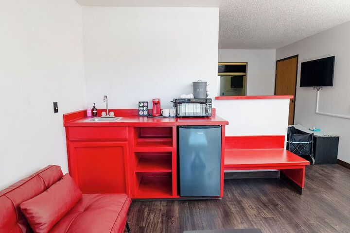 Rose City Inn and Suites
