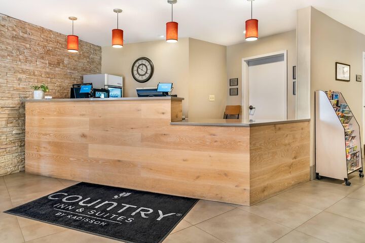 Country Inn & Suites by Radisson Frederick, MD