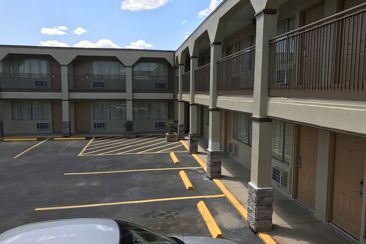 Hotel 8 of 51