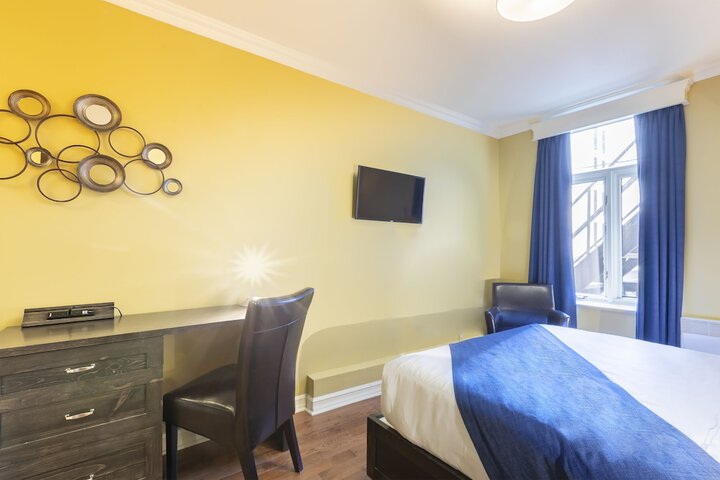 Room 33 of 42