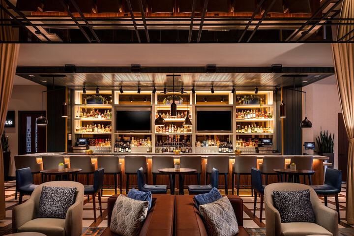 Lounge 47 of 71