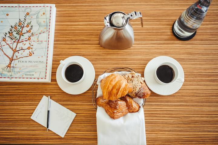 Breakfast/Coffee Service 122 of 148