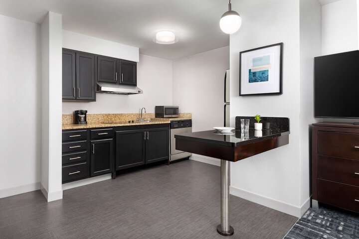 Homewood Suites by Hilton Manchester / Airport