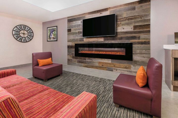 La Quinta Inn & Suites by Wyndham Fredericksburg