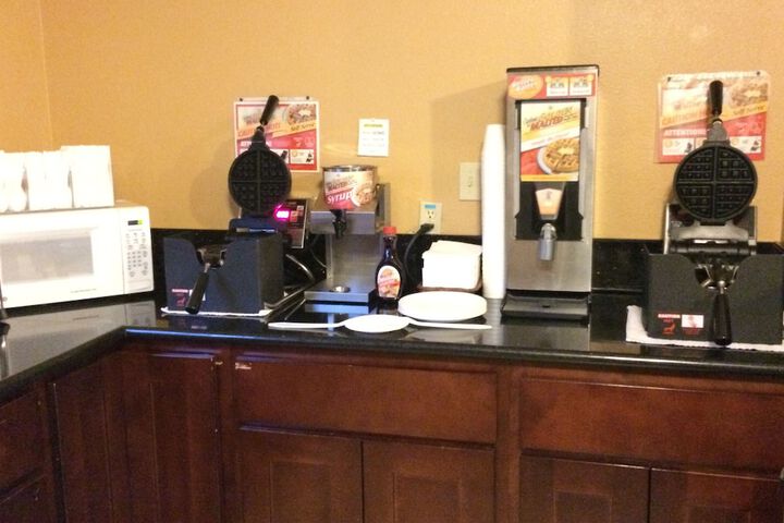 Breakfast/Coffee Service 30 of 36