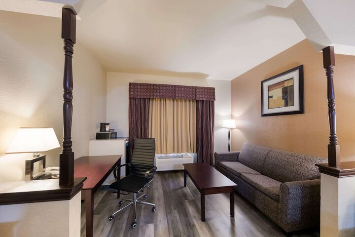 Room 41 of 68