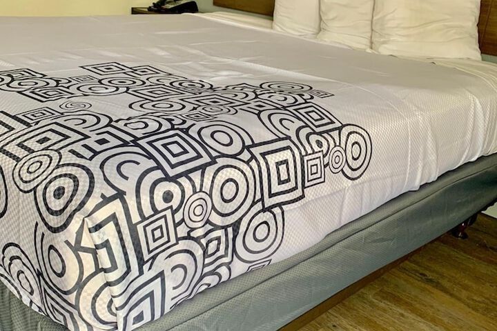 Room 8 of 43