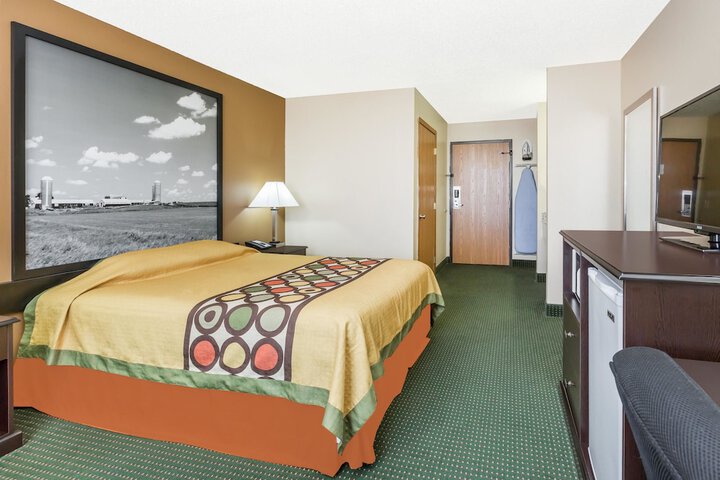 Room 14 of 15