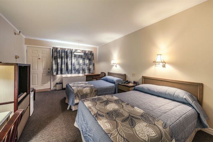 Room 7 of 28
