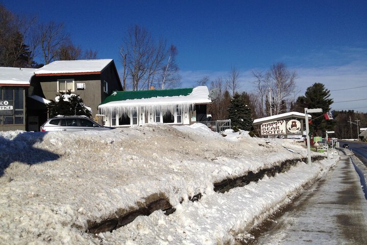 Happy Bear Motel