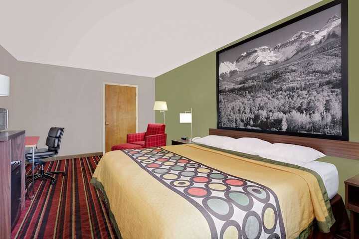 Room 12 of 15