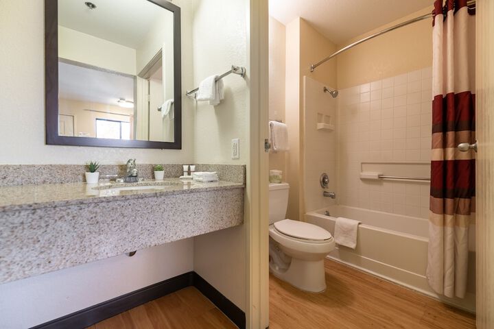 California Inn & Suites Rancho Cordova - Sacramento
