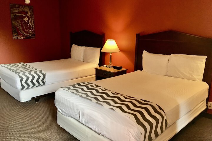 RIVER ROCK INN