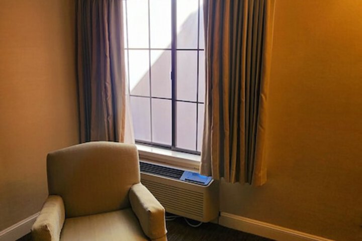 Room 31 of 62