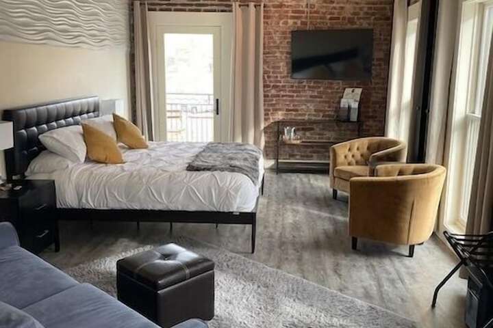 Room 16 of 36