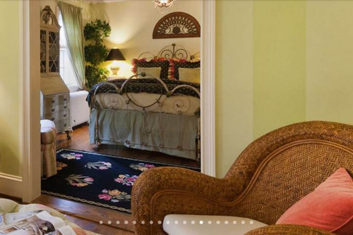 10 Fitch Luxurious Romantic Inn