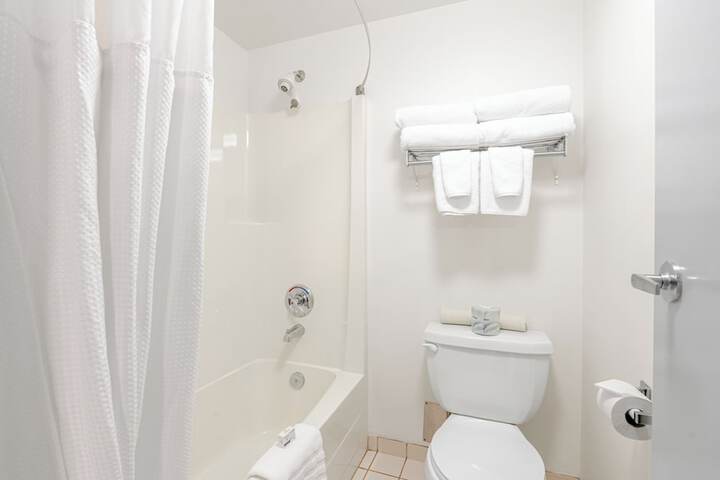 Ramada by Wyndham Surrey / Langley