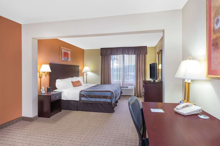 Room 10 of 15