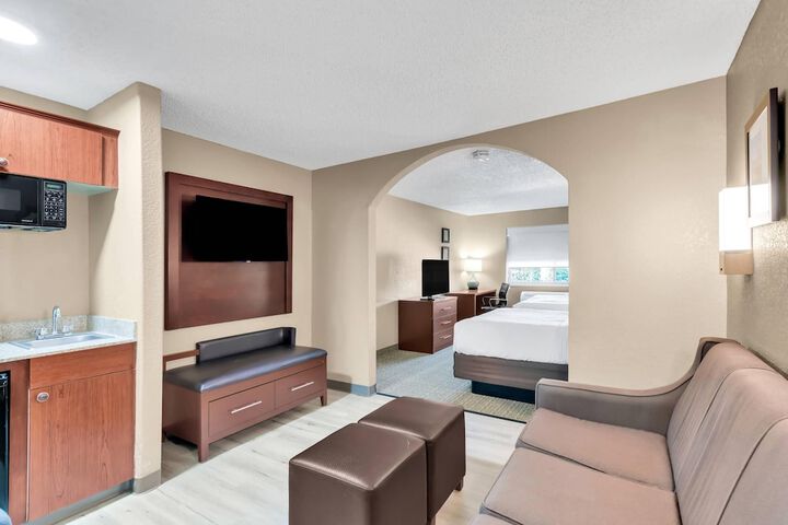 Comfort Suites Lakewood - Denver