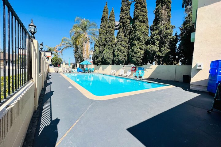 Pool 10 of 62