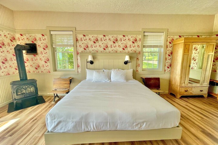 Room 74 of 294