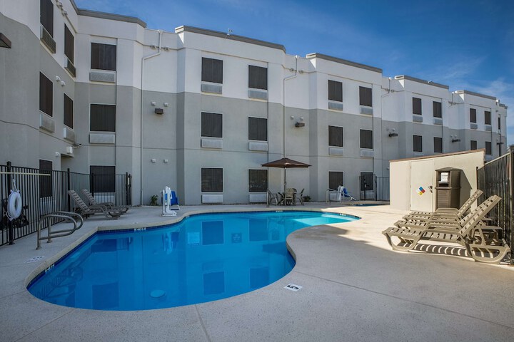 Pool 5 of 28