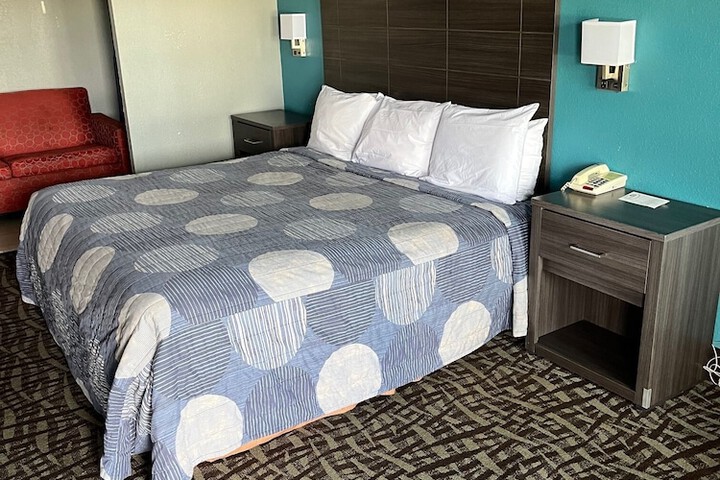Room 27 of 33