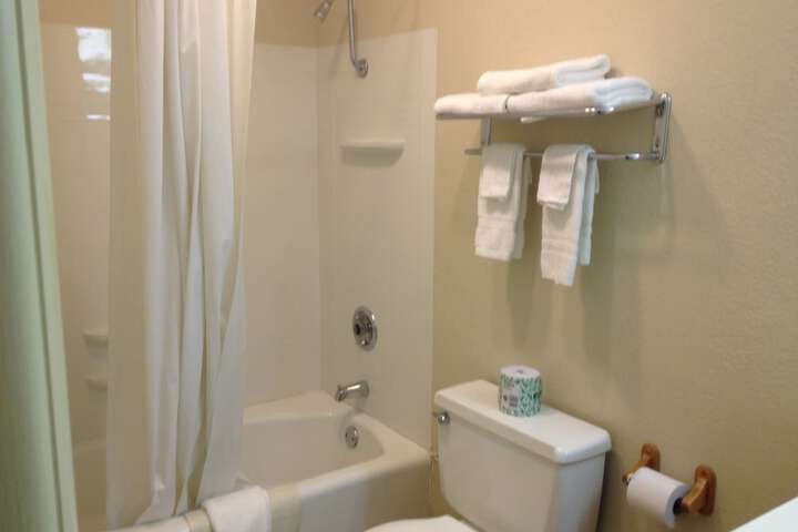 Room 12 of 24