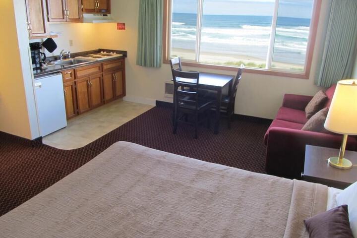 Silver Sands Motel