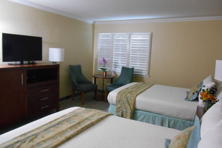Carmel Bay View Inn