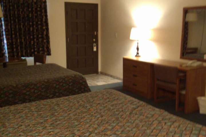 Room 27 of 37