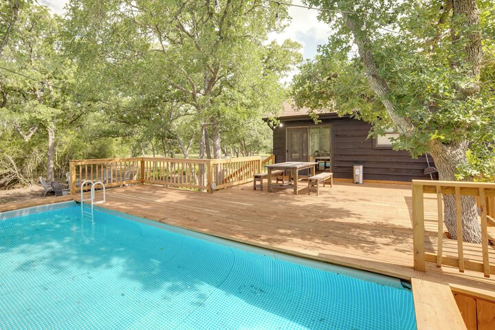 Somerville Cabin w / Private Pool!