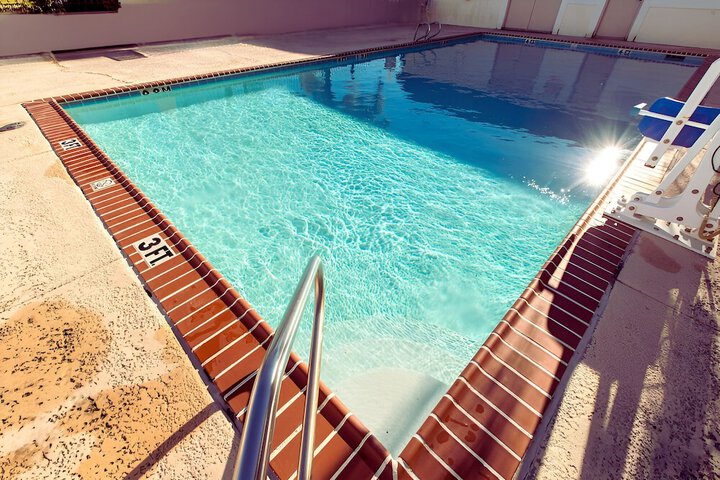 Pool 11 of 74
