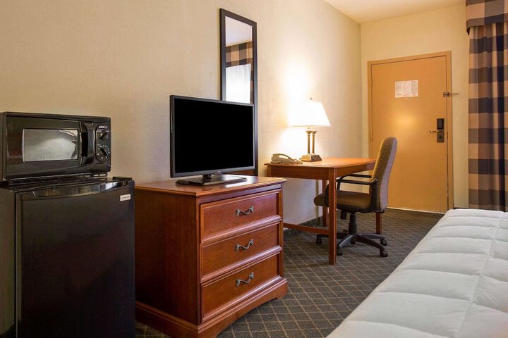 Room 34 of 49