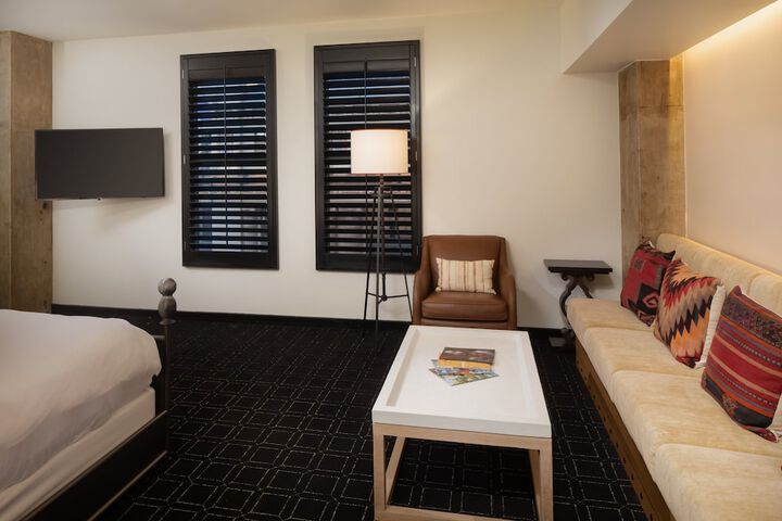 Room 35 of 90