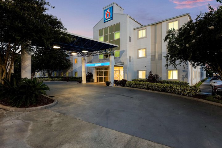 Hotel 2 of 34