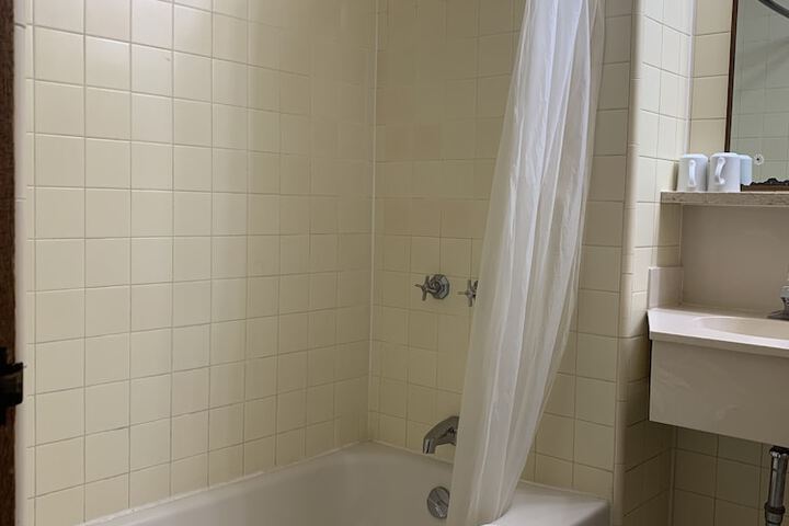 Room 15 of 21