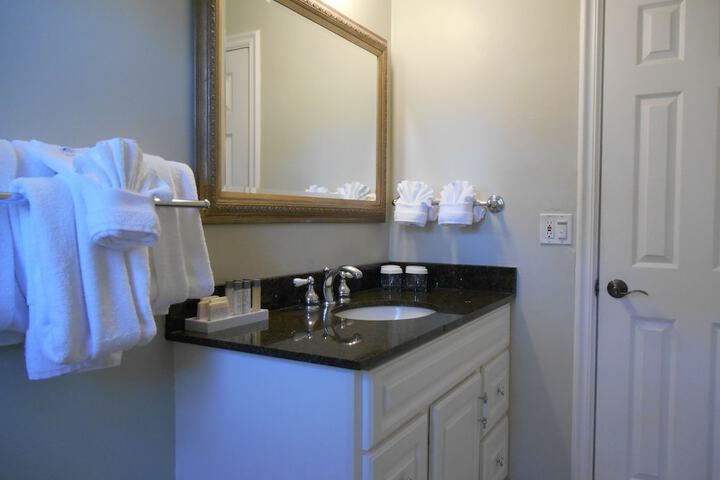 Carmel Bay View Inn