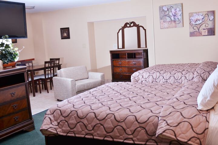 Pacer Inn & Suites Delaware