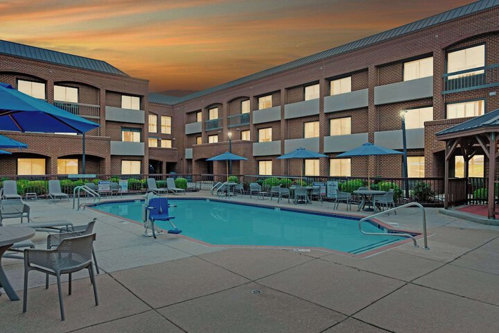 Pool 6 of 35