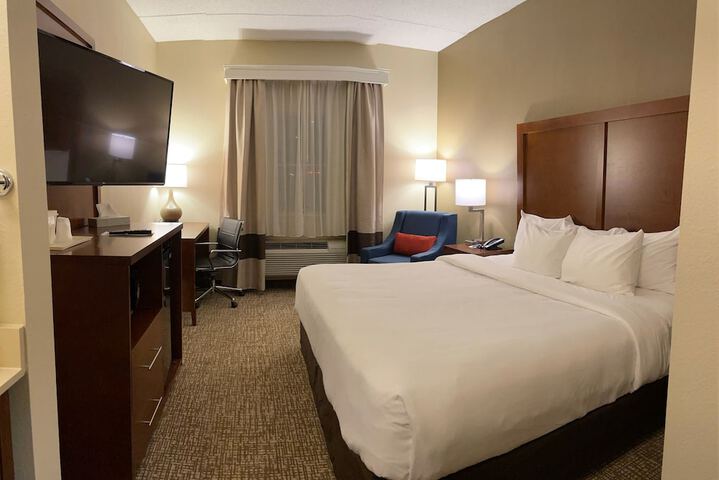 Wingate by Wyndham Pittsburgh / West Mifflin