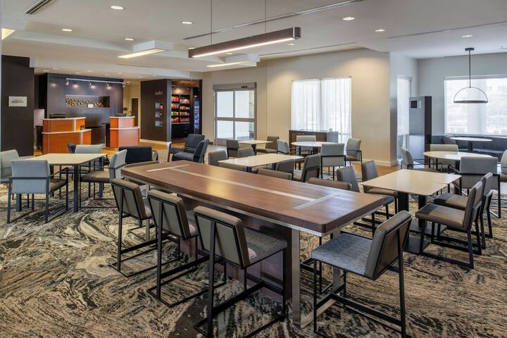 Courtyard by Marriott Houston City Place