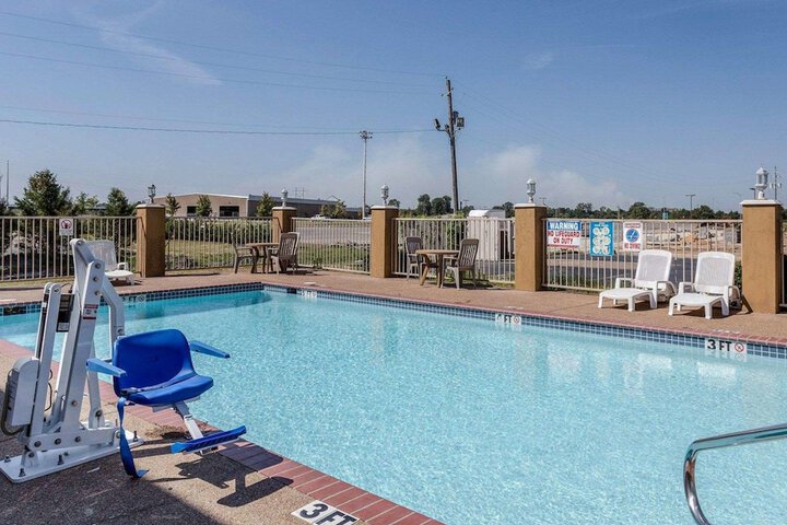 Pool 6 of 35