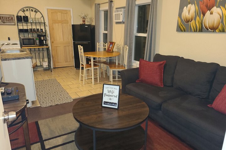 Lamplighter Cabins & Suites