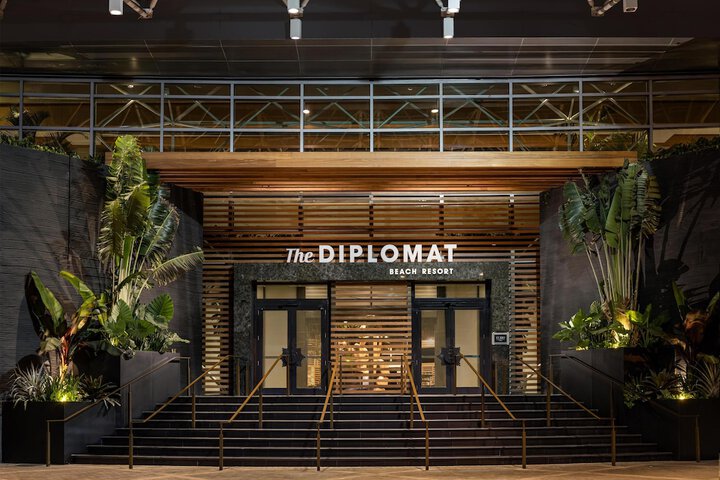 Signia by Hilton Diplomat Beach Resort