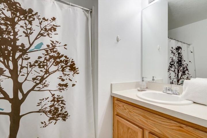 Private Pool in Gated Resort! 4 Bedroom Home by RedAwning